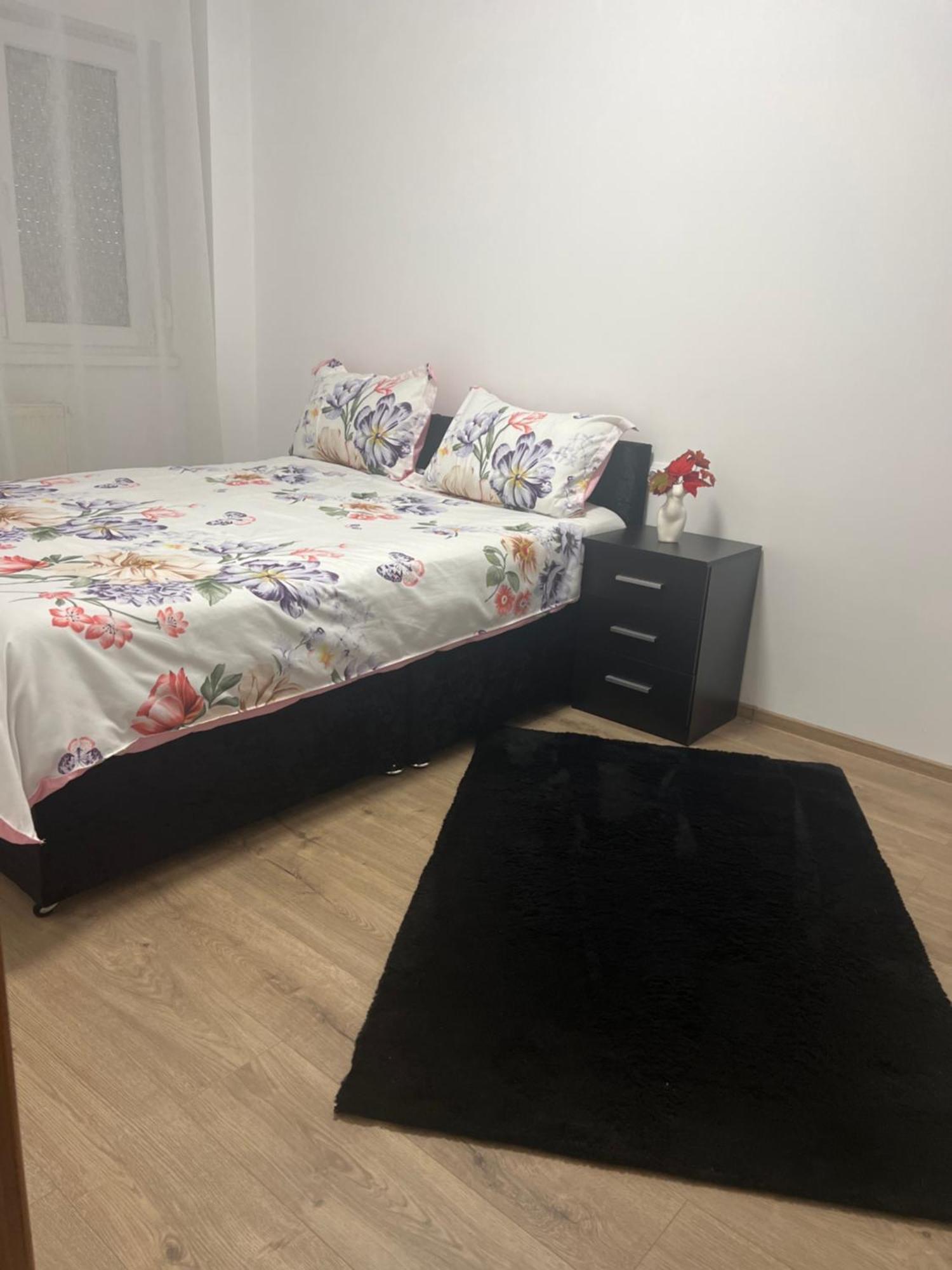 Central Trei Camere Bacau Luaran gambar